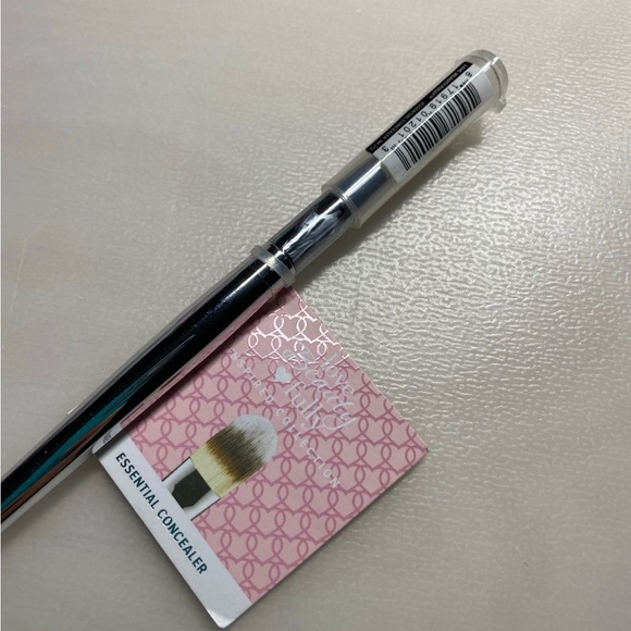 It and ELF cosmetics brushes - Picture 5 of 8